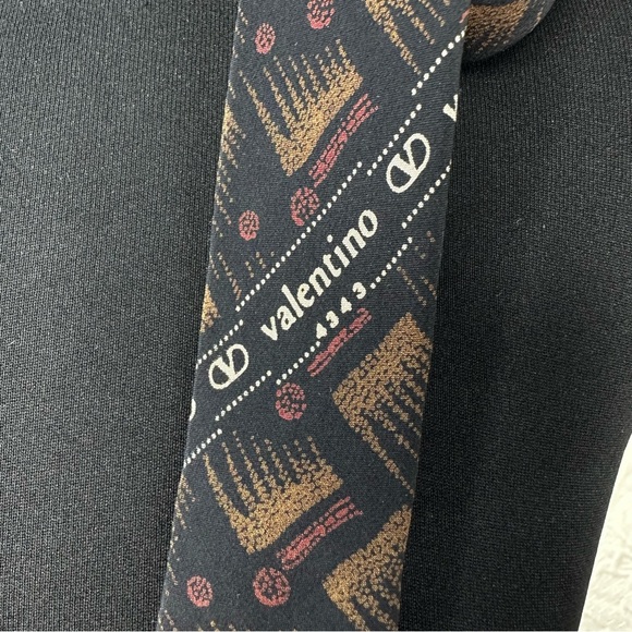 Valentino Cravatte Vintage 80s Silk Geometric Tie - Picture 8 of 13